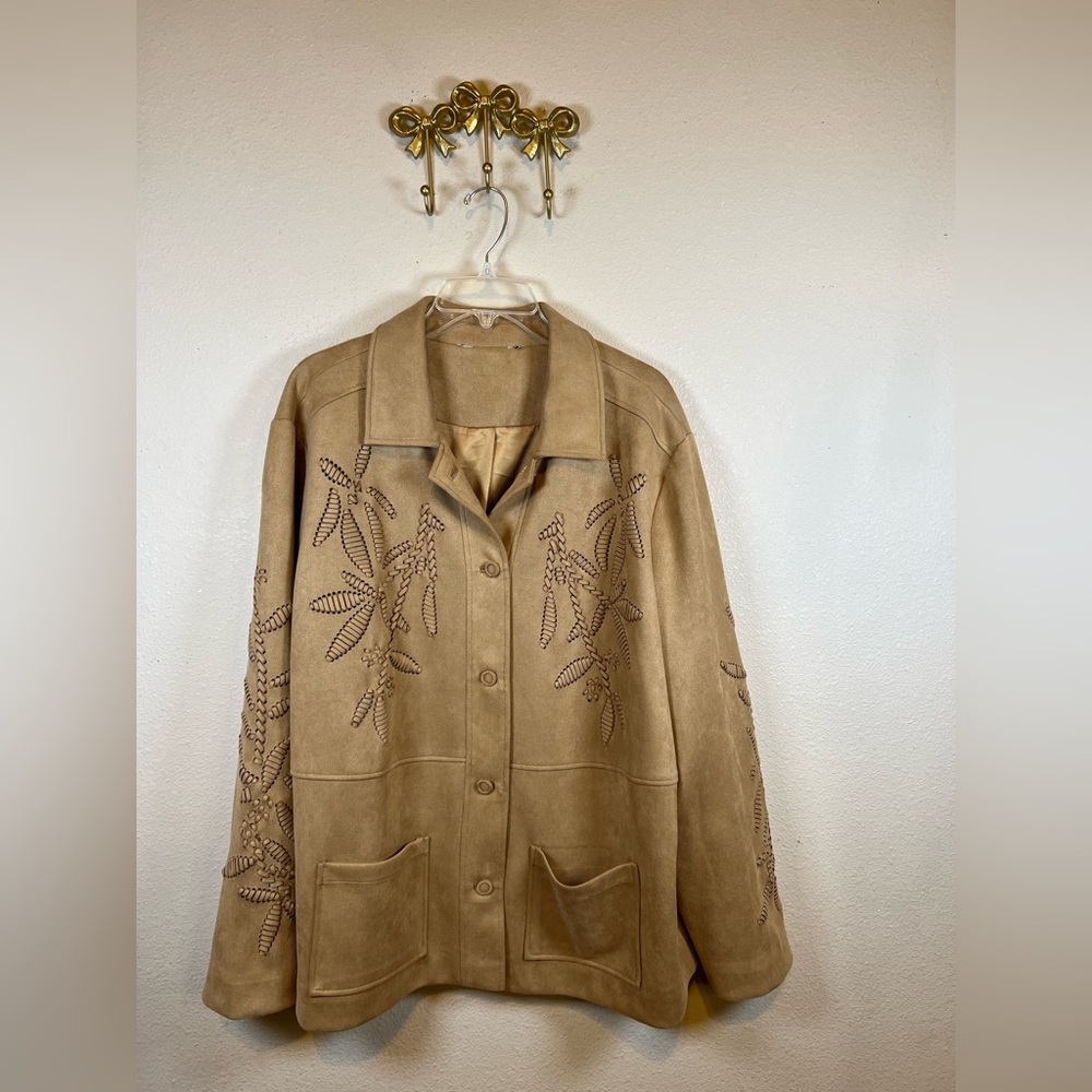 Tan Faux Suede Women's Jacket with whip Stitch Leaf Embroidery. Size L